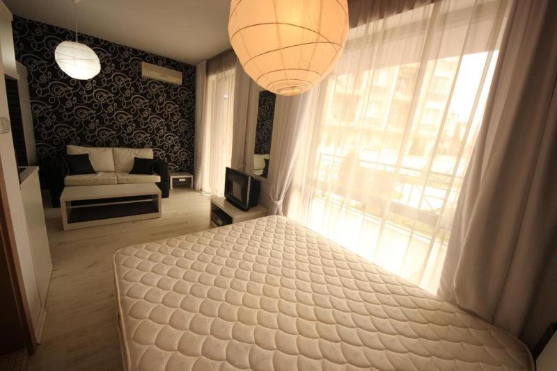 Menada Rainbow Apartments ساني بيتش الغرفة الصورة